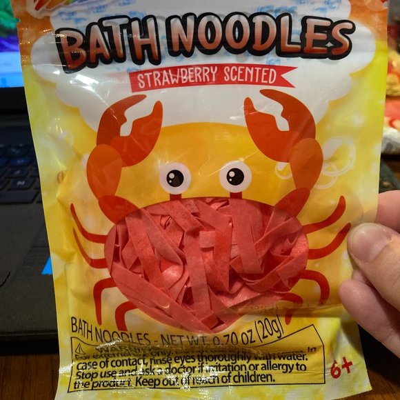 Grafix Bath Noodles Strawberry Scented 0.70 oz Set of 5 - Picture 1 of 3